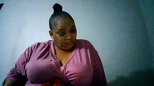 Snapshot of Yellobonepussy chatting on September 2025 06:01:02 PM Yellobonepussy online show from September 2025 06:01:02 PM