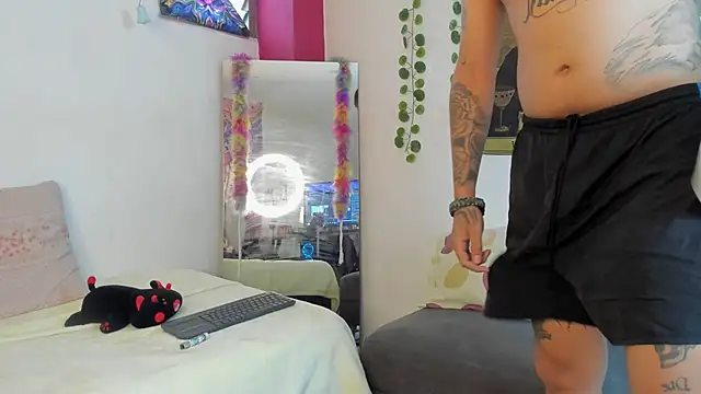 Snapshot of rosse_dredd chatting on September 2025 03:39:01 PM rosse dredd online show from September 2025 03:39:01 PM