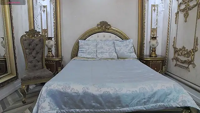 ZaraRoux online show from November 2025 08:33:02 PM