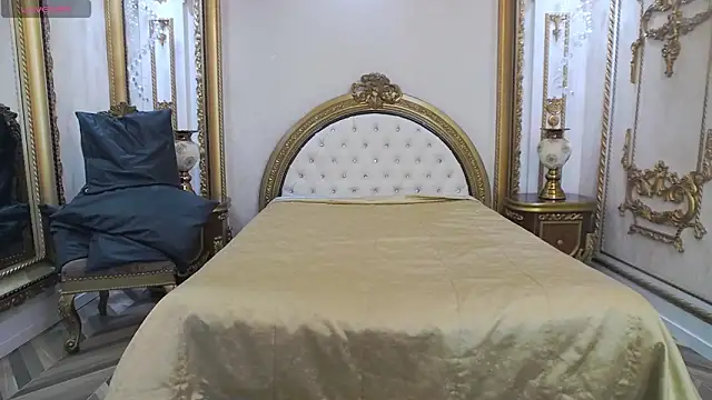 ZaraRoux online show from November 2025 07:57:02 PM