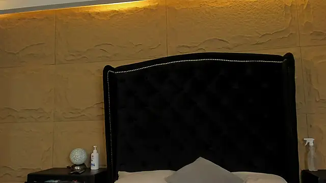 SophiaDior  online show from September 2025 12:38:02 PM