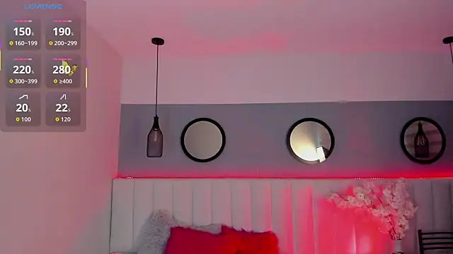 Snapshot of Mila_Hank_ chatting on September 2025 12:32:02 PM Mila Hank online show from September 2025 12:32:02 PM