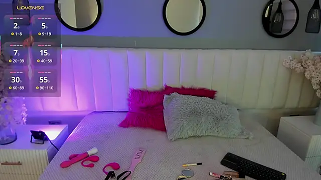 Snapshot of Mila_Hank_ chatting on November 2025 12:16:01 PM Mila Hank online show from November 2025 12:16:01 PM