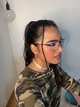 Mia ferrari 1 online show from September 2025 11:21:01 AM