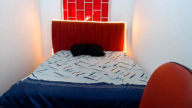 emili veryhot online show from October 2025 07:12:02 PM