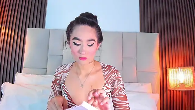 Nicolqueen  online show from June 2026 11:41:01 AM
