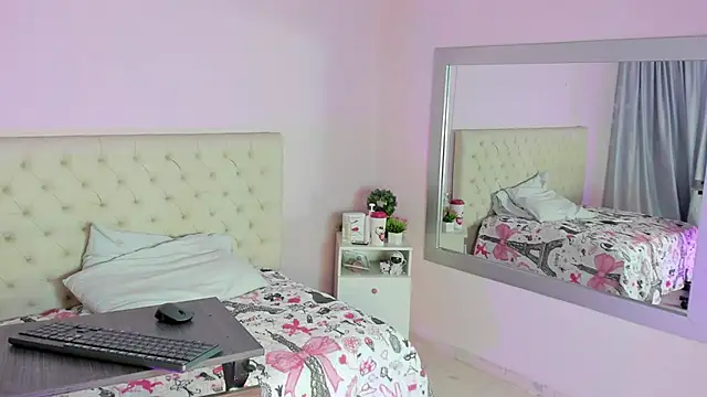 Snapshot of kiity_horny_ chatting on February 2026 12:56:02 PM kiity horny online show from February 2026 12:56:02 PM