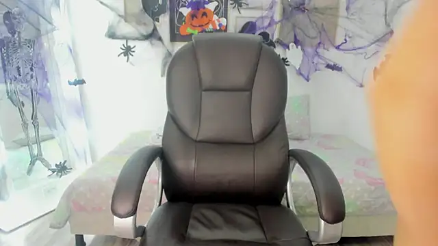 Snapshot of koraline_333 chatting on October 2025 09:05:02 PM koraline 333 online show from October 2025 09:05:02 PM