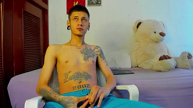 Snapshot of cold_snow013 chatting on October 2025 11:11:01 AM cold snow013 online show from October 2025 11:11:01 AM