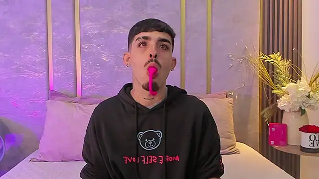 NikoStone  online show from September 2025 04:01:02 AM