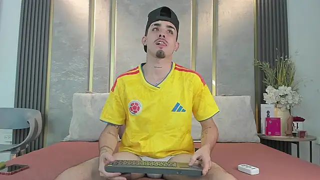 NikoStone  online show from June 2026 04:40:01 AM