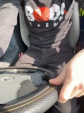 Snapshot of bmwe71 chatting on March 2026 09:57:01 AM bmwe71 online show from March 2026 09:57:01 AM