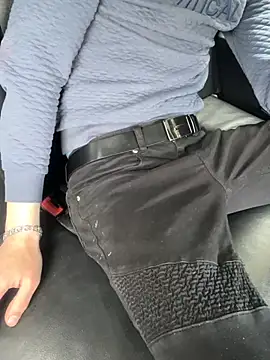 Snapshot of bmwe71 chatting on April 2026 12:27:01 PM bmwe71 online show from April 2026 12:27:01 PM