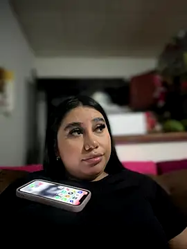 Snapshot of Sophie_Dreamss chatting on October 2025 10:42:01 PM Sophie Dreamss online show from October 2025 10:42:01 PM