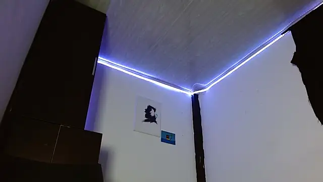 Snapshot of Emil_prl chatting on November 2025 07:47:02 PM Emil prl online show from November 2025 07:47:02 PM