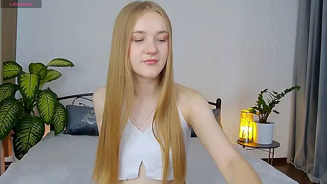 Snapshot of KumiKruz chatting on September 2025 01:22:01 PM KumiKruz online show from September 2025 01:22:01 PM