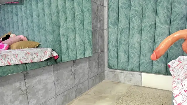 Snapshot of LizzyOlsen chatting on October 2025 05:53:02 AM LizzyOlsen online show from October 2025 05:53:02 AM