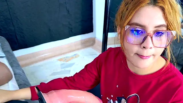 Snapshot of LizzyOlsen chatting on April 2026 04:48:02 AM LizzyOlsen online show from April 2026 04:48:02 AM