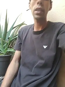 Snapshot of Dedede32 chatting on November 2025 07:24:01 PM Dedede32 online show from November 2025 07:24:01 PM