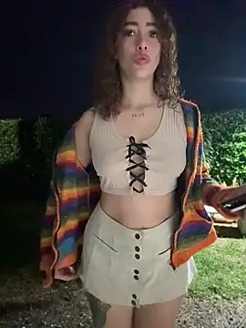 roxyrougee online show from April 2026 10:18:01 AM