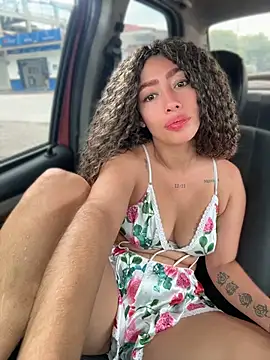 roxyrougee online show from June 2026 12:36:02 PM