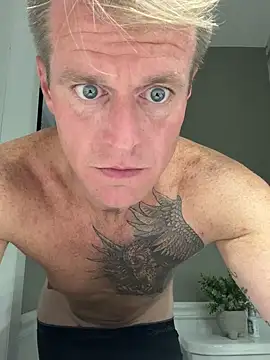 Snapshot of DILFiGuess11 chatting on September 2025 05:07:01 AM DILFiGuess11 online show from September 2025 05:07:01 AM