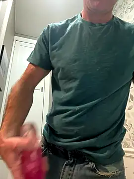 Snapshot of DILFiGuess11 chatting on September 2025 05:29:02 AM DILFiGuess11 online show from September 2025 05:29:02 AM