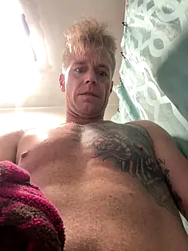 Snapshot of DILFiGuess11 chatting on September 2025 11:33:02 AM DILFiGuess11 online show from September 2025 11:33:02 AM