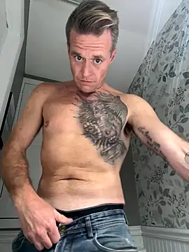 Snapshot of DILFiGuess11 chatting on September 2025 12:13:02 AM DILFiGuess11 online show from September 2025 12:13:02 AM