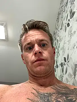 Snapshot of DILFiGuess11 chatting on October 2025 05:13:01 AM DILFiGuess11 online show from October 2025 05:13:01 AM