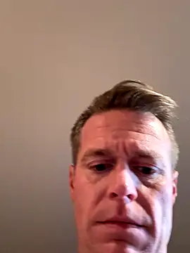 Snapshot of DILFiGuess11 chatting on October 2025 09:04:01 PM DILFiGuess11 online show from October 2025 09:04:01 PM