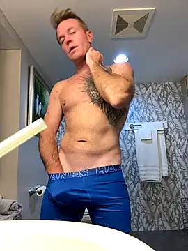 Snapshot of DILFiGuess11 chatting on October 2025 07:56:02 PM DILFiGuess11 online show from October 2025 07:56:02 PM