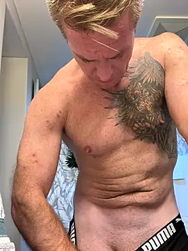 Snapshot of DILFiGuess11 chatting on October 2025 02:13:01 PM DILFiGuess11 online show from October 2025 02:13:01 PM