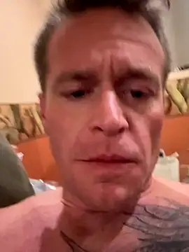 Snapshot of DILFiGuess11 chatting on October 2025 05:15:02 AM DILFiGuess11 online show from October 2025 05:15:02 AM