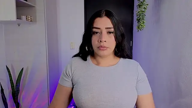 Kayleemorales online show from May 2026 06:02:02 PM