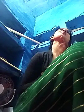 Jooli xx online show from February 2026 03:53:01 PM