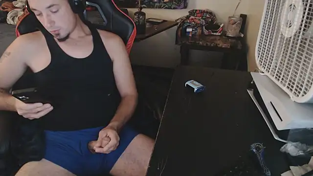 Snapshot of YoBlezz chatting on September 2025 07:00:01 AM YoBlezz online show from September 2025 07:00:01 AM