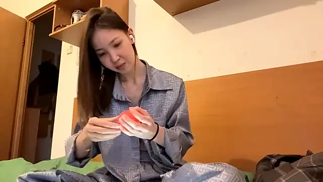 Snapshot of Miya_nissa chatting on September 2025 03:28:01 PM Miya nissa online show from September 2025 03:28:01 PM