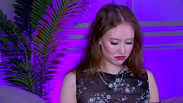 Snapshot of -VivienRay- chatting on October 2025 05:12:01 PM -VivienRay- online show from October 2025 05:12:01 PM