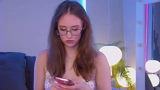 -VivienRay- online show from April 2026 05:26:02 PM