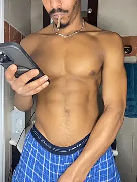 TRILLAHUNG online show from December 2025 11:18:01 AM