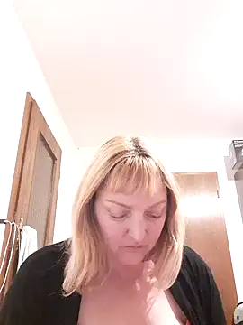 LiluLiluLilu online show from September 2025 09:20:02 PM