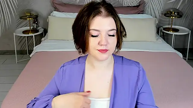 Snapshot of AlmaSound chatting on October 2025 04:57:01 AM AlmaSound online show from October 2025 04:57:01 AM