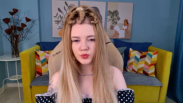 Snapshot of AlmaSound chatting on February 2026 05:03:02 AM AlmaSound online show from February 2026 05:03:02 AM