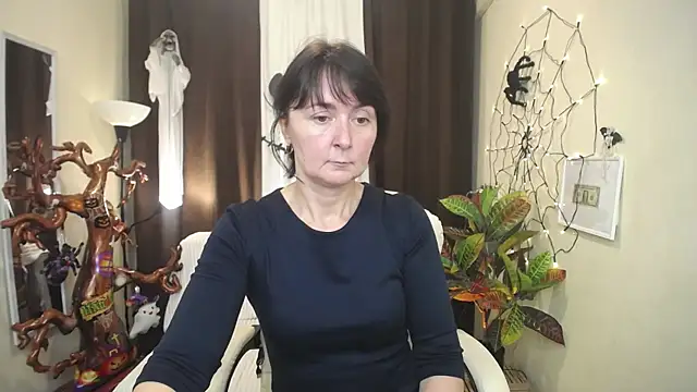 Snapshot of VivianGuchih chatting on October 2025 06:34:01 AM VivianGuchih online show from October 2025 06:34:01 AM