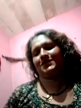 Snapshot of Ishwariya_Hatwal chatting on September 2025 07:25:02 PM Ishwariya Hatwal online show from September 2025 07:25:02 PM