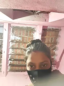 Snapshot of posewith chatting on October 2025 10:54:02 PM posewith online show from October 2025 10:54:02 PM