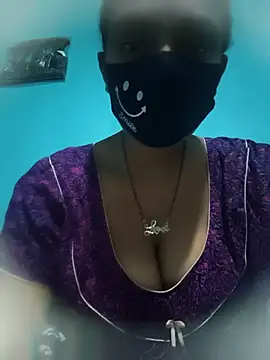 Snapshot of posewith chatting on October 2025 08:52:01 PM posewith online show from October 2025 08:52:01 PM