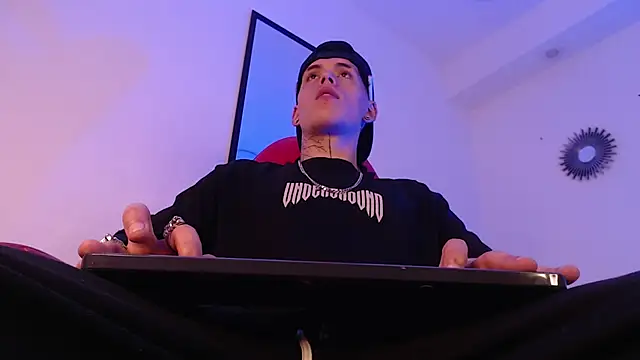 Snapshot of Anhonymus_ chatting on September 2025 04:07:01 PM Anhonymus online show from September 2025 04:07:01 PM