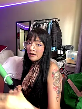 Snapshot of QueenSquirt02 chatting on September 2025 05:46:01 PM QueenSquirt02 online show from September 2025 05:46:01 PM